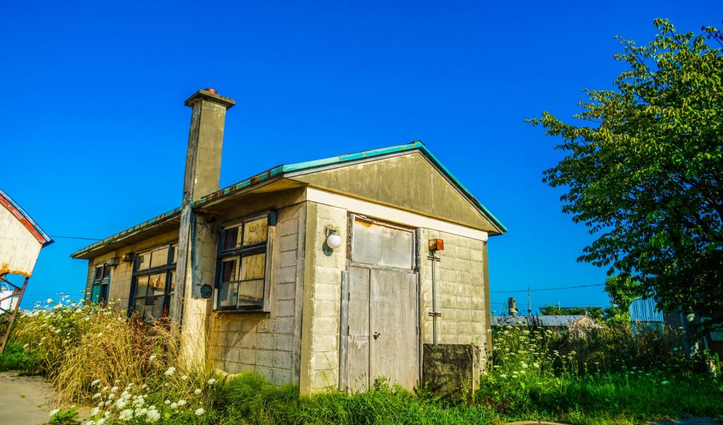 老朽化平屋の再建築、費用相場はどれくらい？