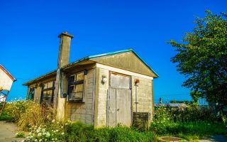 老朽化平屋の再建築、費用相場はどれくらい？